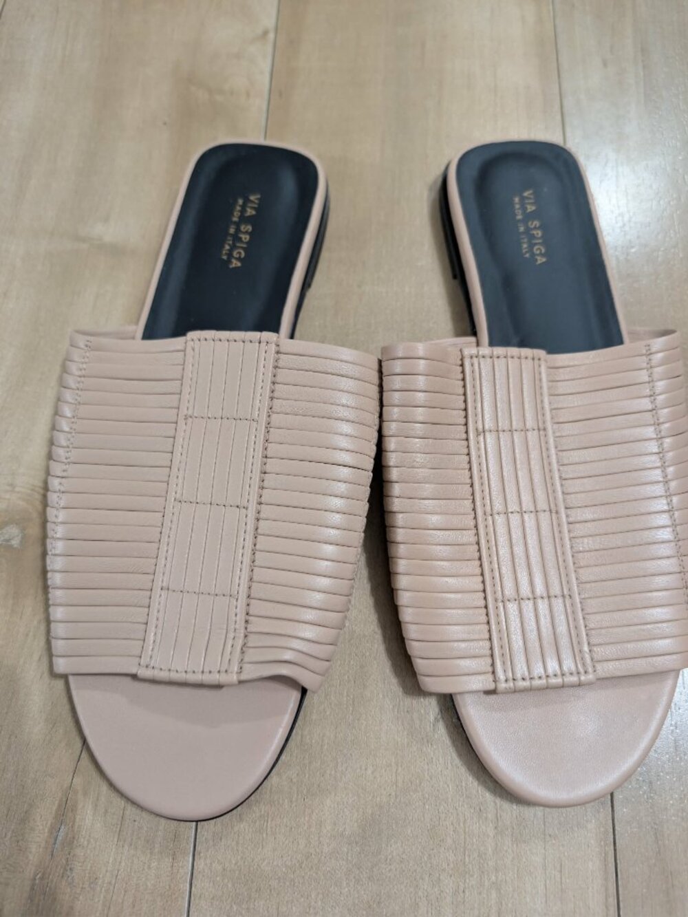 Via Spiga Made in Italy Nude Pleated Leather Slide Sandals 6.5M